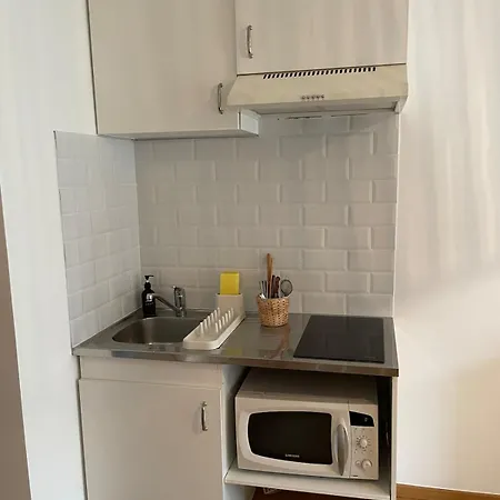 Cosy En Plein Centre Classe 2 Etoiles * 艾克斯莱班